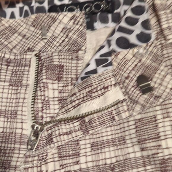 Volcom Juniors Size 9 Abstract Short Shorts - Picture 8 of 11